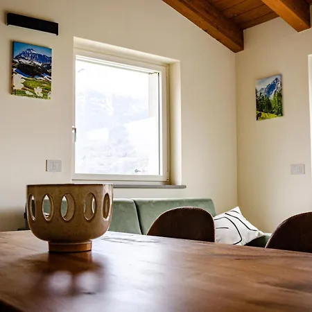 La Terrasse De Dyno * Nus